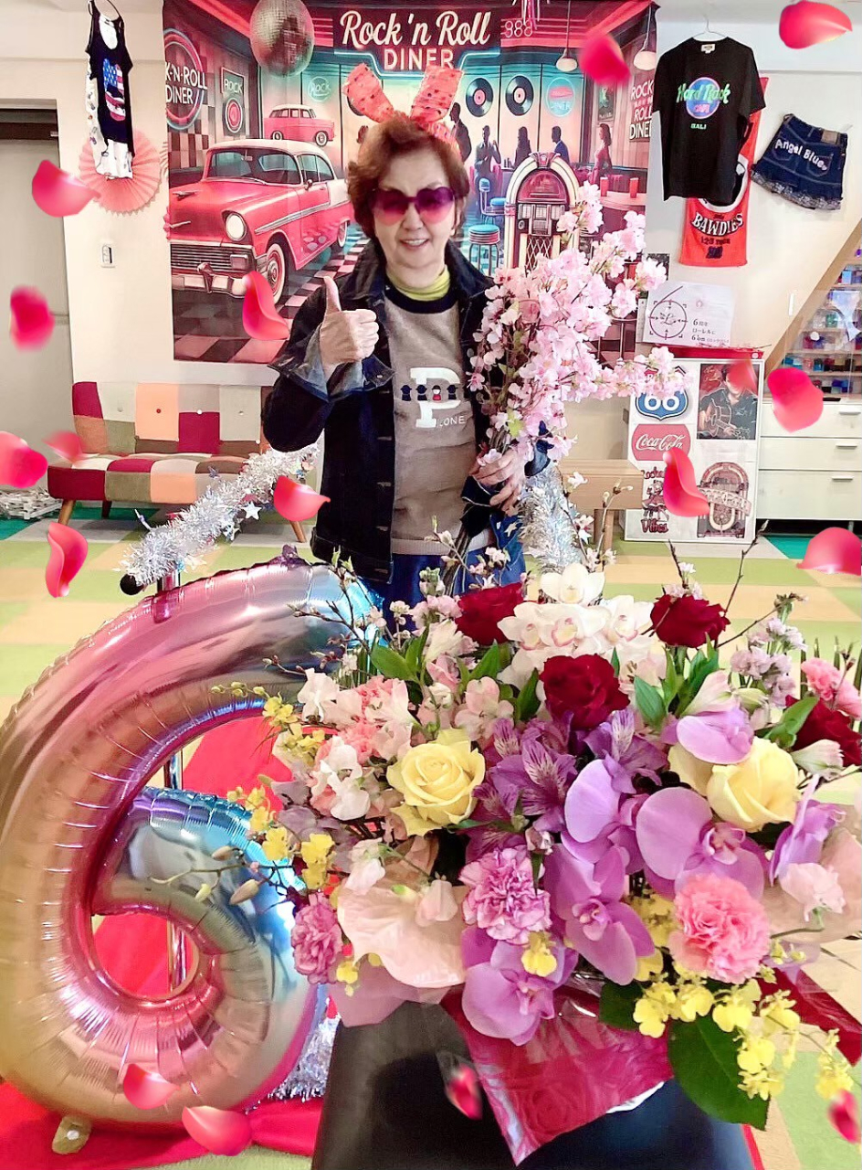 LINE_ALBUM_6周年ロック加工後_260524_12